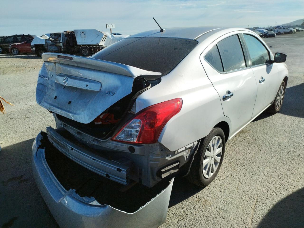 Photo 4 from auction – 2016 NISSAN VERSA S with VIN 3N1CN7AP6GL907693