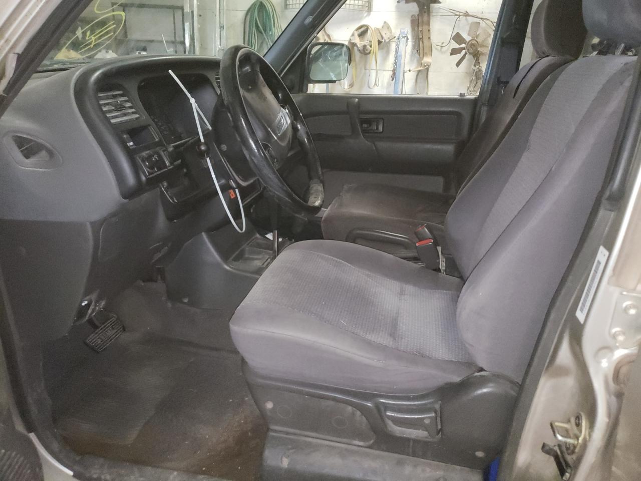 Photo 5 from auction – 1999 ISUZU TROOPER with VIN JACDJ58X7X7916834
