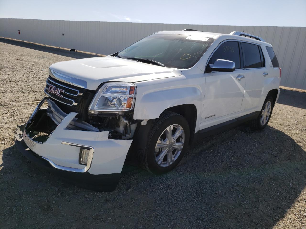 Photo 2 from auction – 2016 GMC TERRAIN SL with VIN 2GKFLUE38G6261944