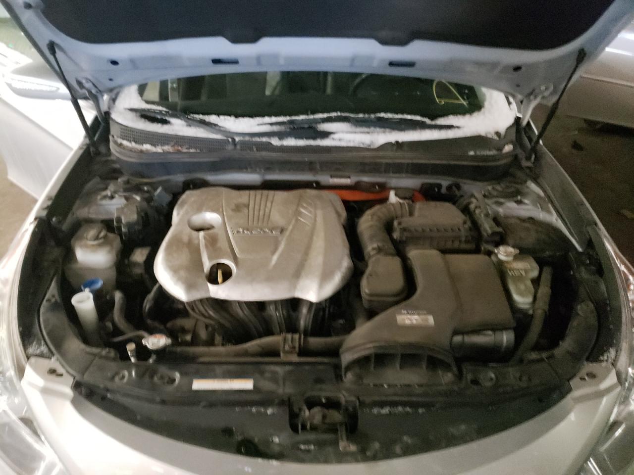 Photo 7 from auction – 2012 HYUNDAI SONATA HYB with VIN KMHEC4A48CA045025