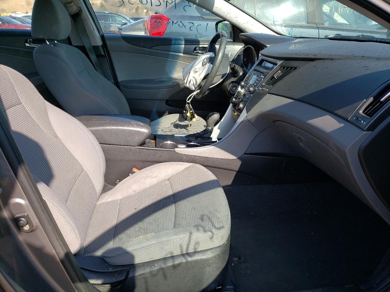 Photo 5 from auction – 2011 HYUNDAI SONATA GLS with VIN 5NPEB4AC4BH124312