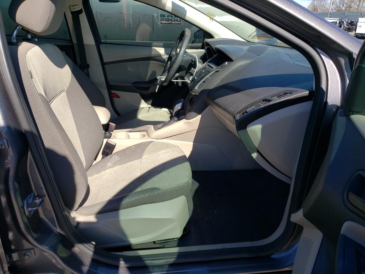 Zdjęcie 5 z aukcji – 2012 FORD FOCUS SE z VIN 1FAHP3K20CL141903
