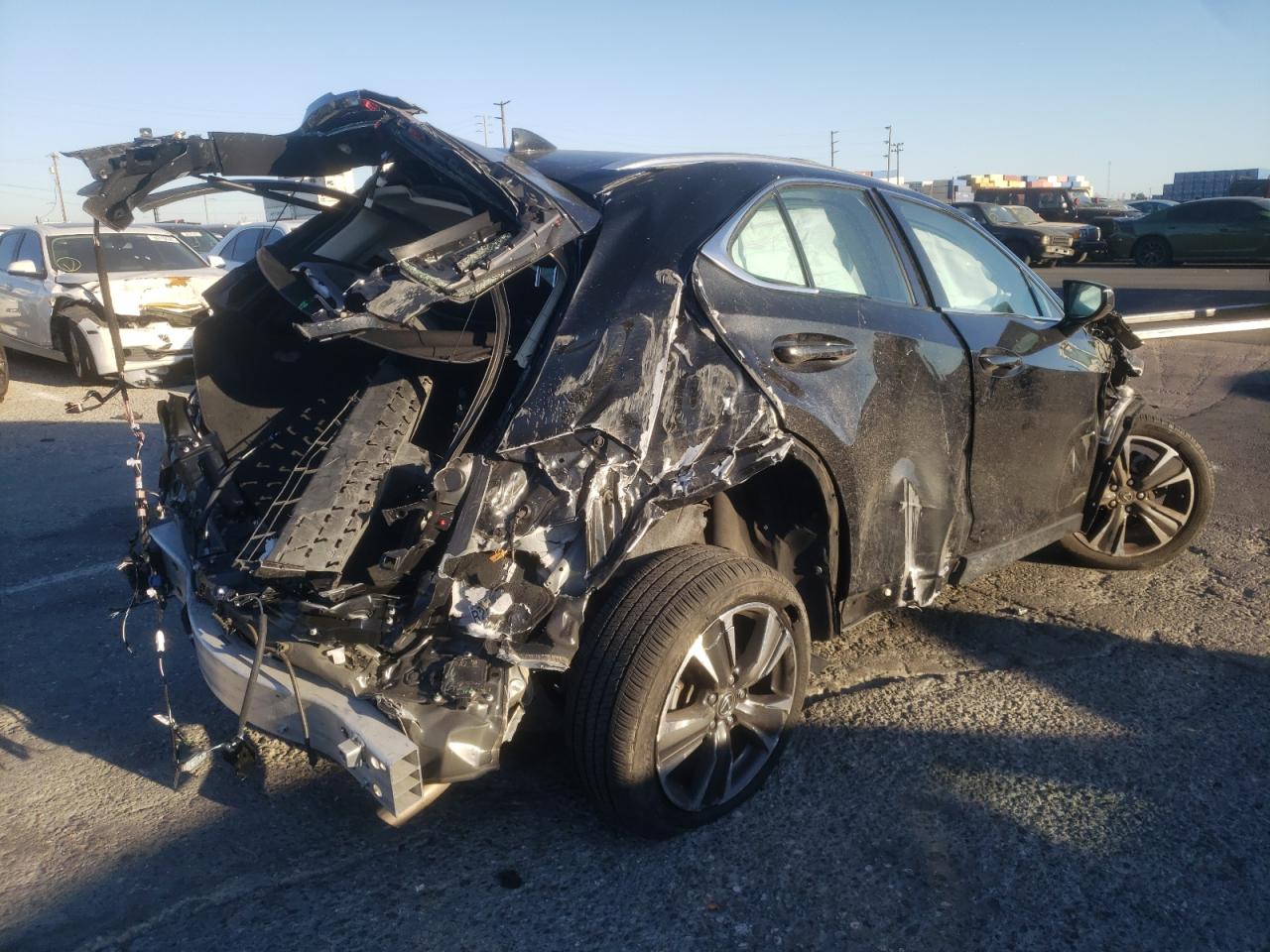 Photo 4 from auction – 2019 LEXUS UX 200 with VIN JTHY3JBH8K2006492