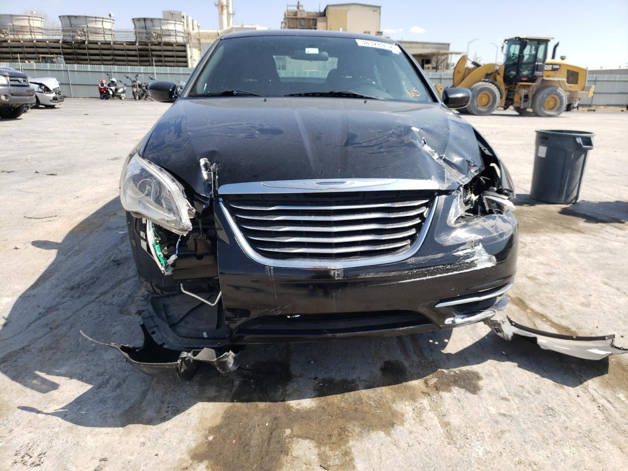Photo 9 from auction – 2013 CHRYSLER 200 TOURIN with VIN 1C3CCBBG9DN569470