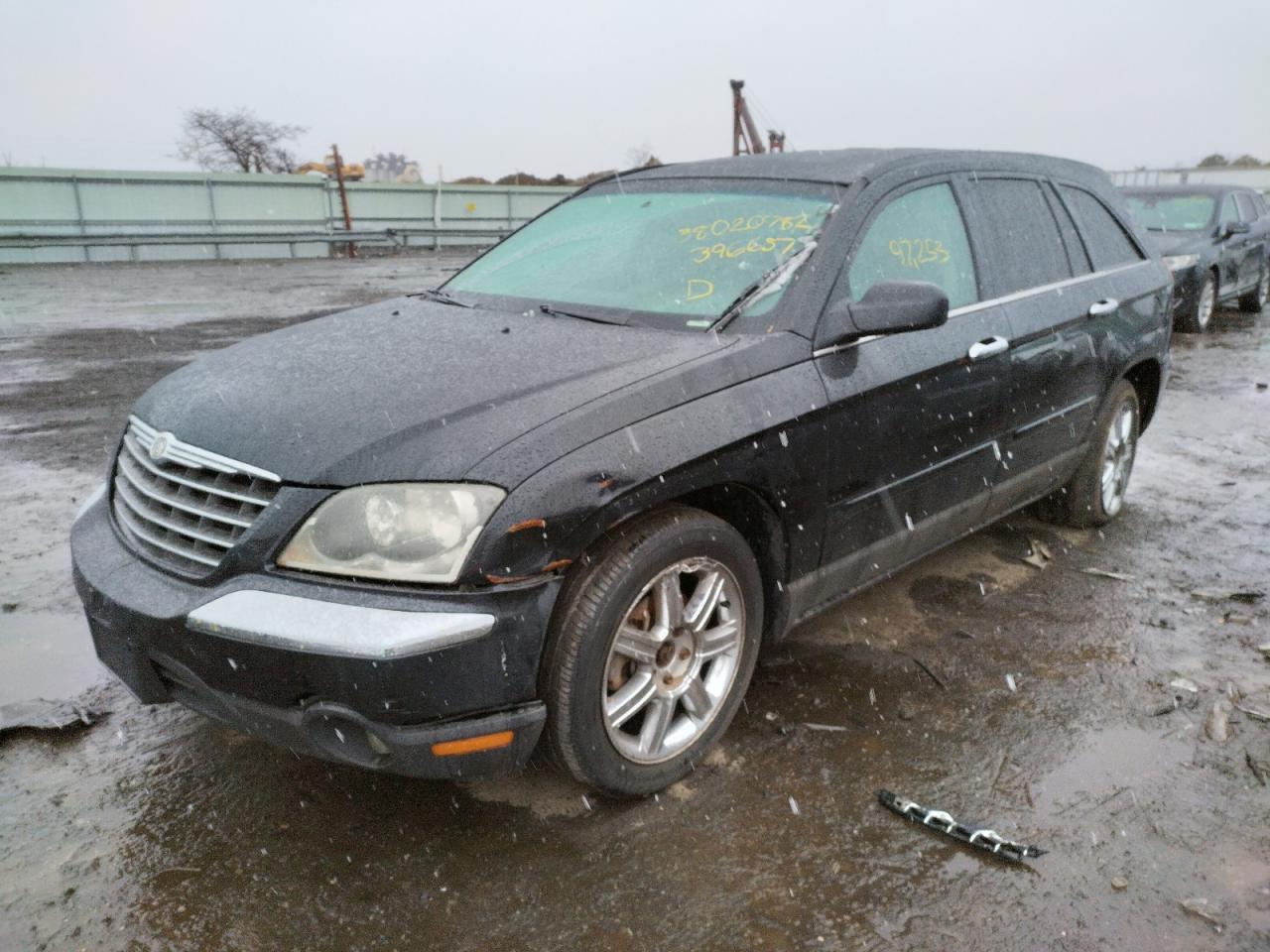 Photo 2 from auction – 2005 CHRYSLER PACIFICA with VIN 2C8GF68495R396657