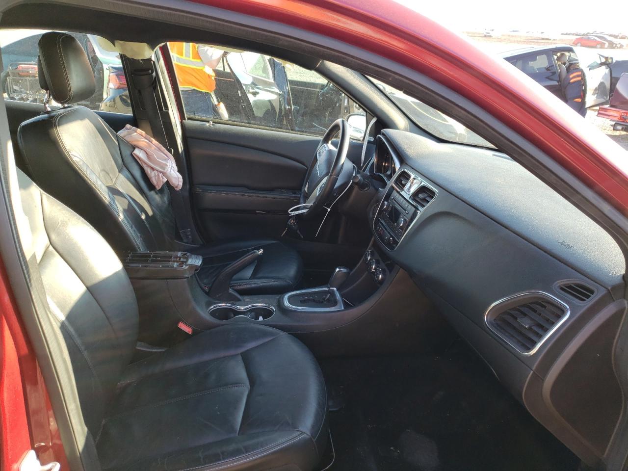 Photo 5 from auction – 2013 CHRYSLER 200 LIMITE with VIN 1C3CCBCG6DN617456