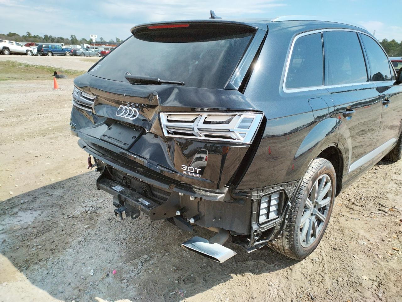 Photo 9 from auction – 2017 AUDI Q7 PREMIUM with VIN WA1LAAF71HD037593