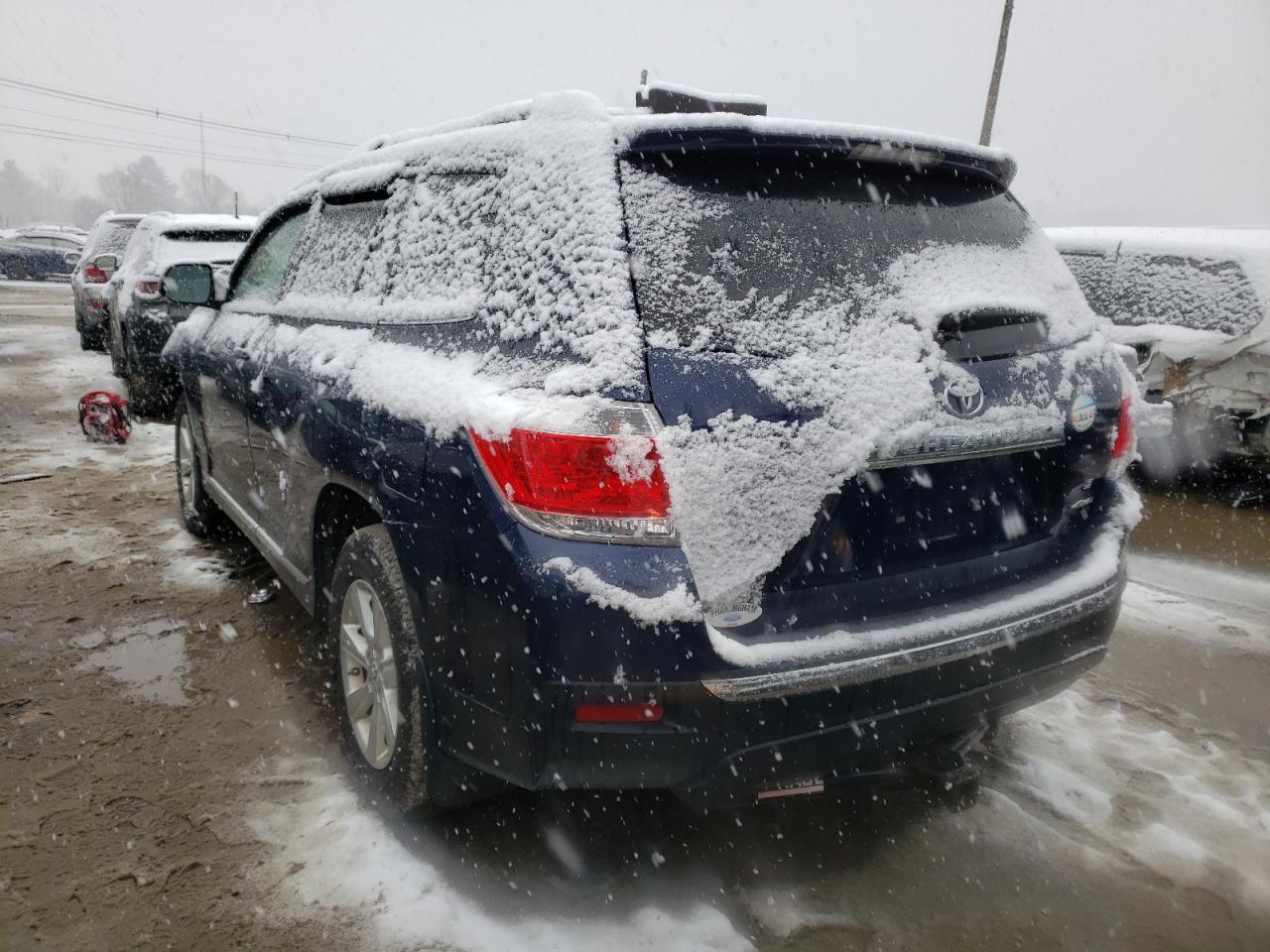 Photo 3 from auction – 2011 TOYOTA HIGHLANDER with VIN 5TDBK3EH5BS061573