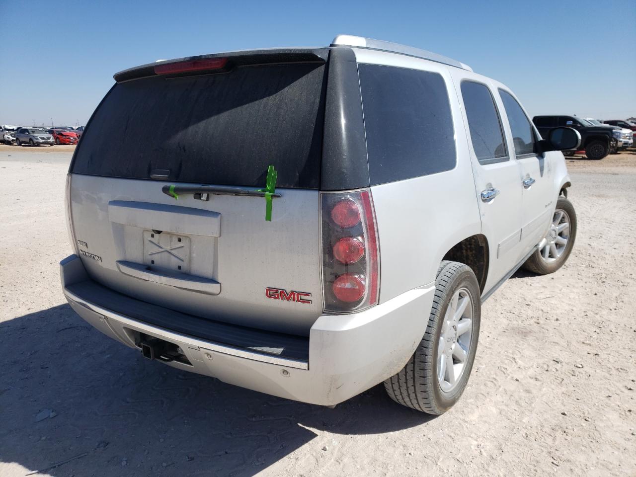 Photo 4 from auction – 2010 GMC YUKON DENA with VIN 1GKUCEEF4AR125040