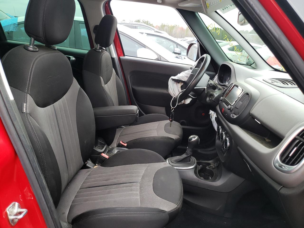 Photo 5 from auction – 2015 FIAT 500L EASY with VIN ZFBCFABHXFZ036869