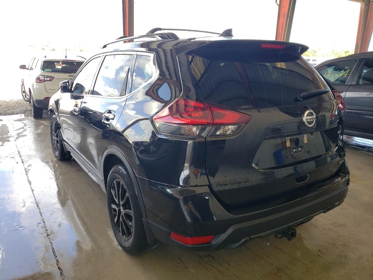 Photo 3 from auction – 2018 NISSAN ROGUE S with VIN 5N1AT2MT7JC797225