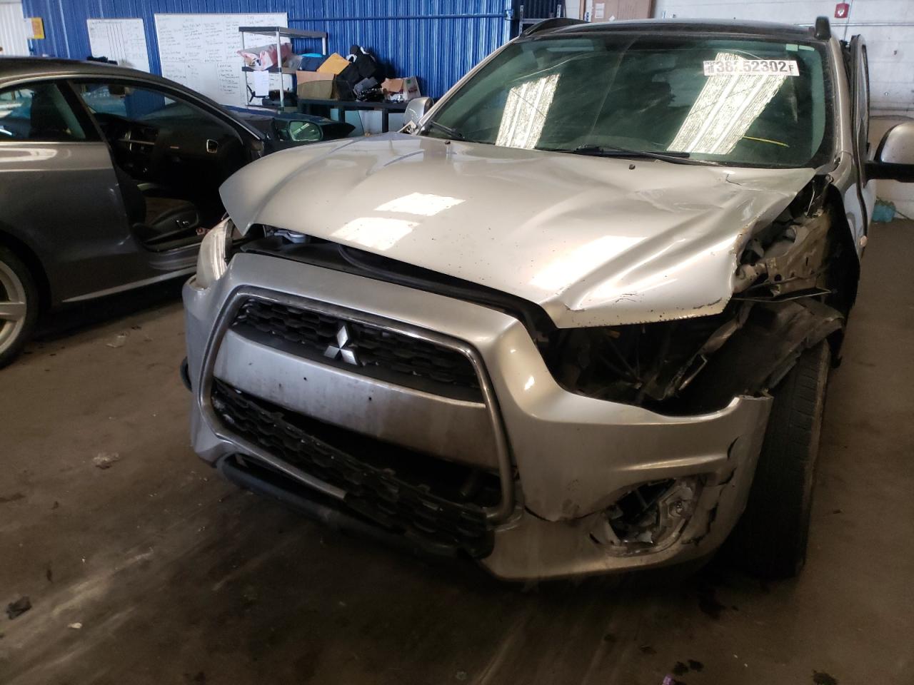 Photo 9 from auction – 2014 MITSUBISHI OUTLANDER with VIN 4A4AP4AU5EE014505
