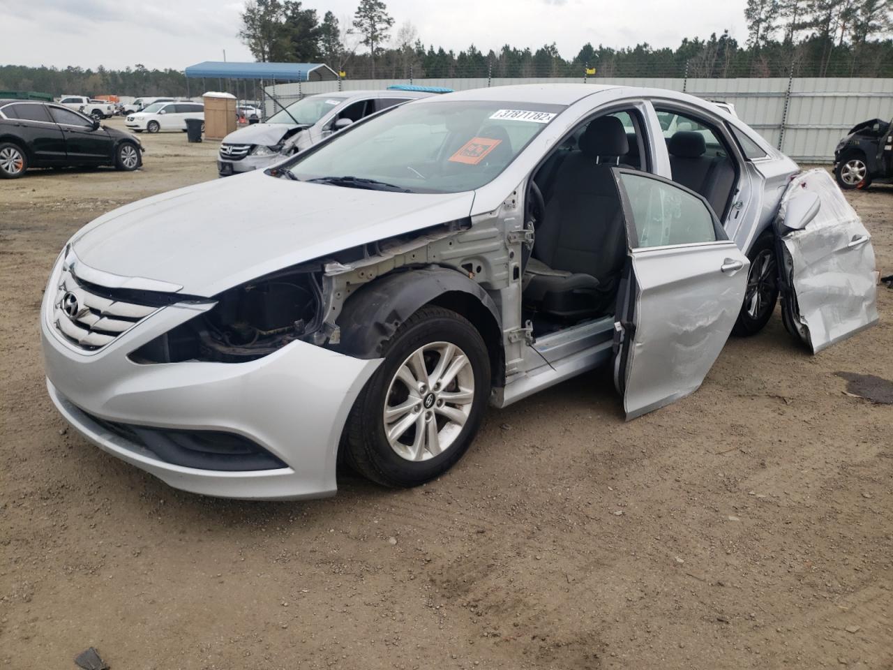 Photo 2 from auction – 2014 HYUNDAI SONATA GLS with VIN 5NPEB4AC1EH849063