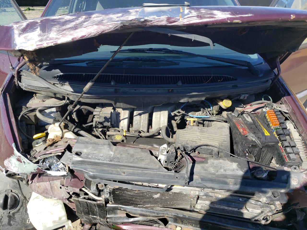 Photo 7 from auction – 1998 DODGE CARAVAN SE with VIN 2B4GP45R4WR581488