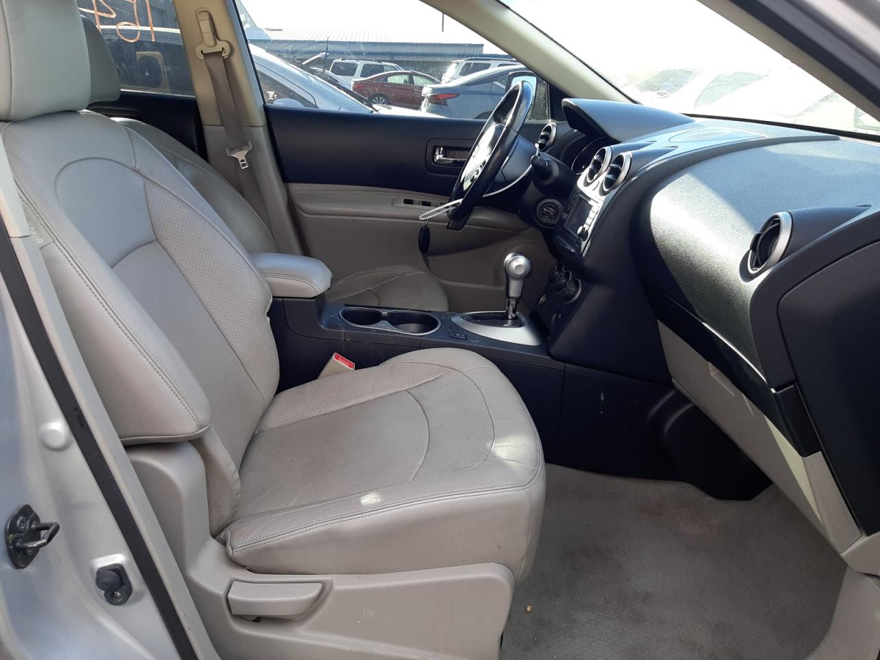 Photo 5 from auction – 2011 NISSAN ROGUE S with VIN JN8AS5MT1BW571470