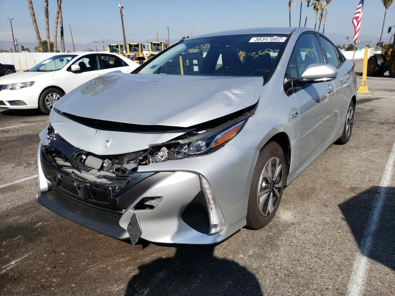 Photo 2 from auction – 2017 TOYOTA PRIUS PRIM with VIN JTDKARFP8H3063274
