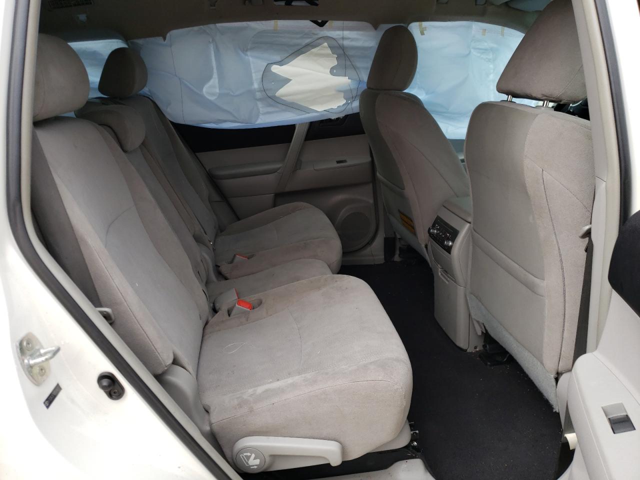 Photo 6 from auction – 2011 TOYOTA HIGHLANDER with VIN 5TDZK3EH0BS040922