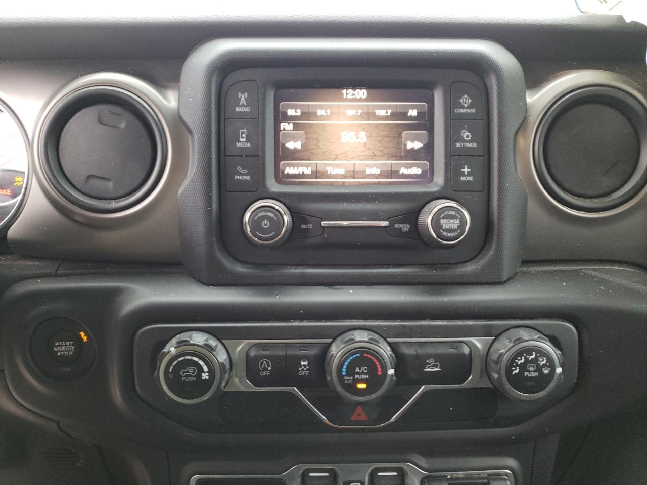 Photo 9 from auction – 2020 JEEP GLADIATOR with VIN 1C6HJTAG9LL187181
