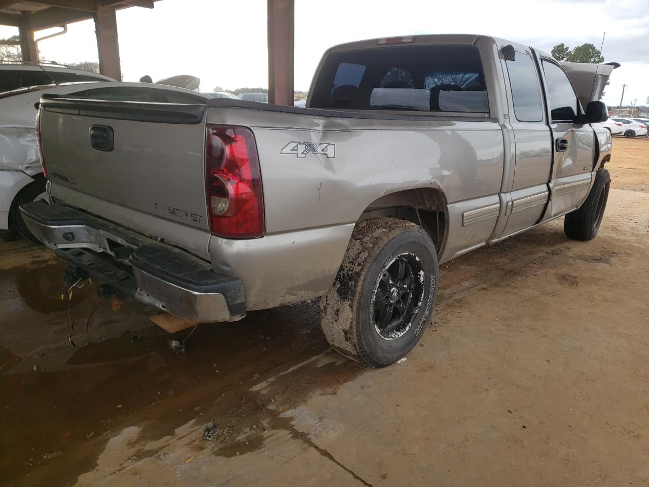 Photo 4 from auction – 2001 CHEVROLET SILVERADO with VIN 1GCEK19T81E282511
