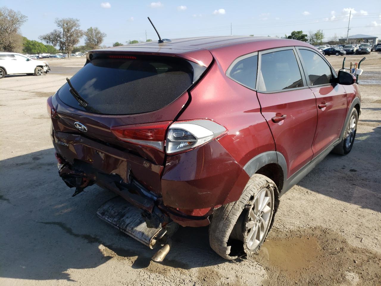 Photo 4 from auction – 2017 HYUNDAI TUCSON SE with VIN KM8J23A47HU313287