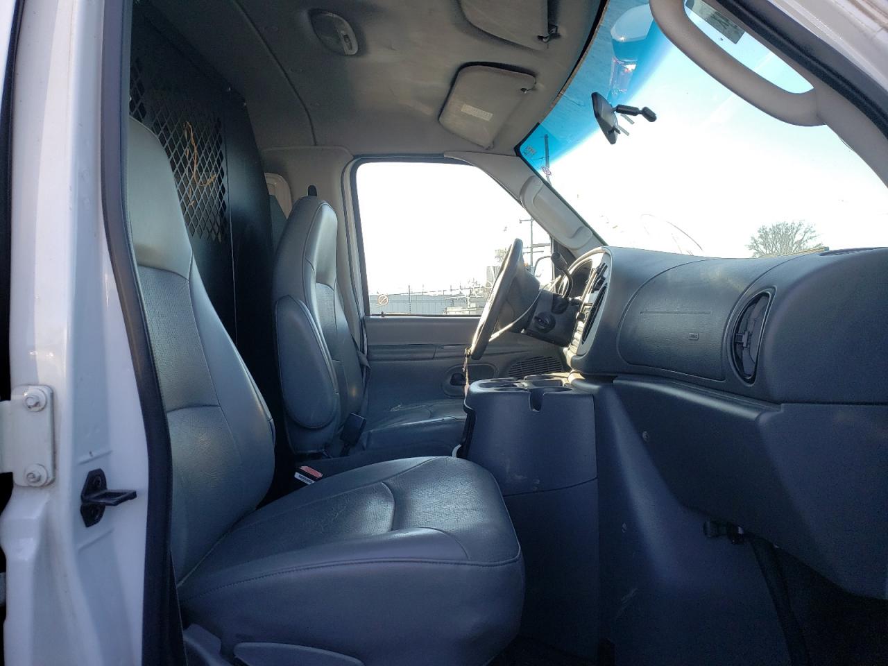 Photo 5 from auction – 2004 FORD ECONOLINE with VIN 1FTNE24W34HB36213