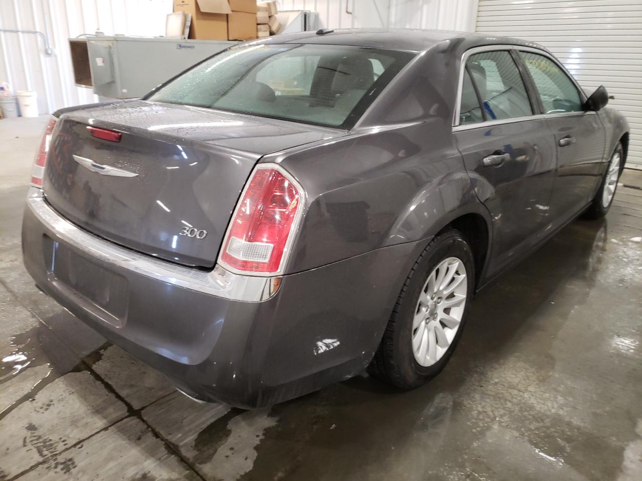 Photo 4 from auction – 2013 CHRYSLER 300 with VIN 2C3CCAAG2DH588429