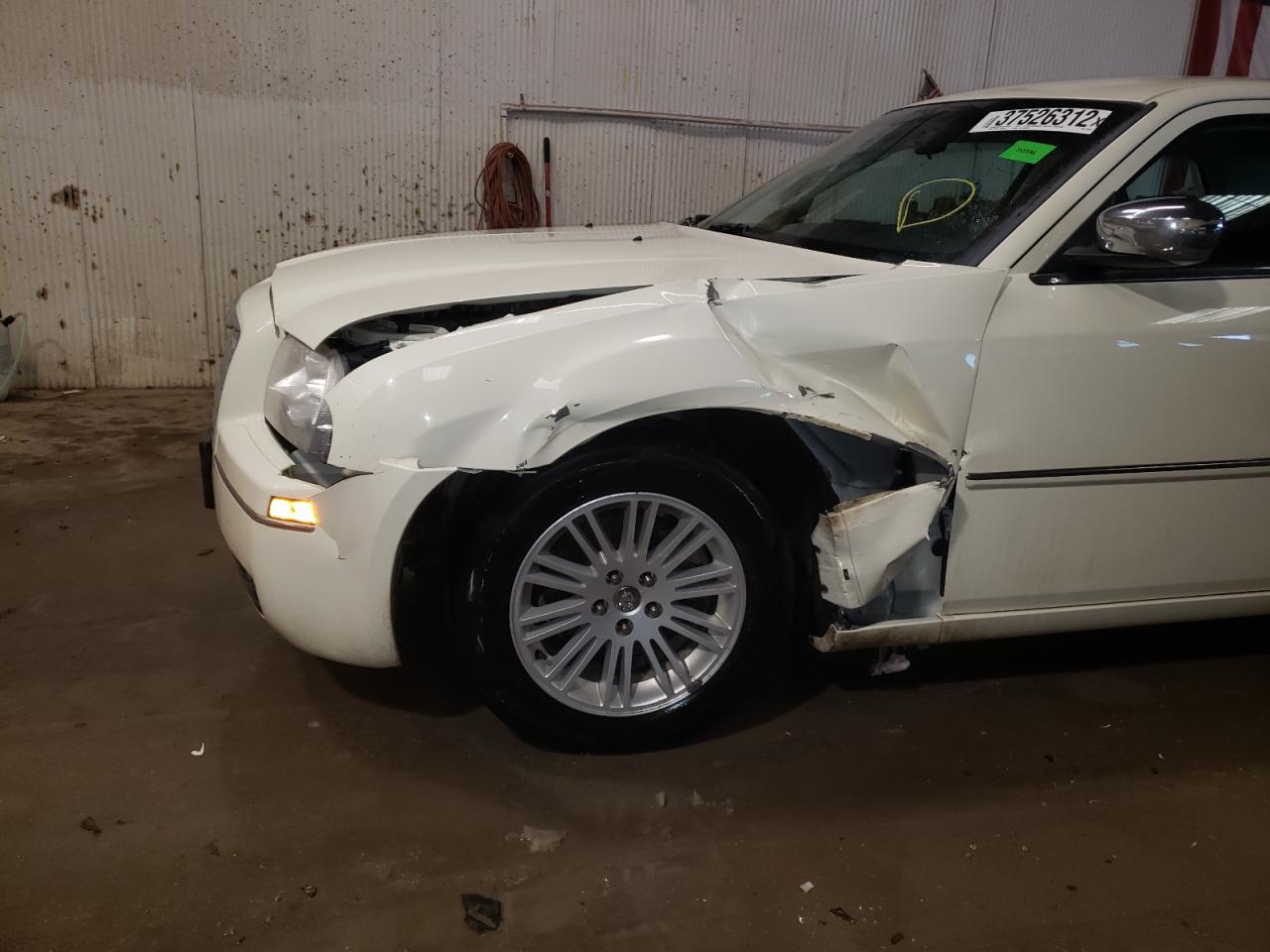 Photo 9 from auction – 2010 CHRYSLER 300 TOURIN with VIN 2C3CA4CD9AH195467