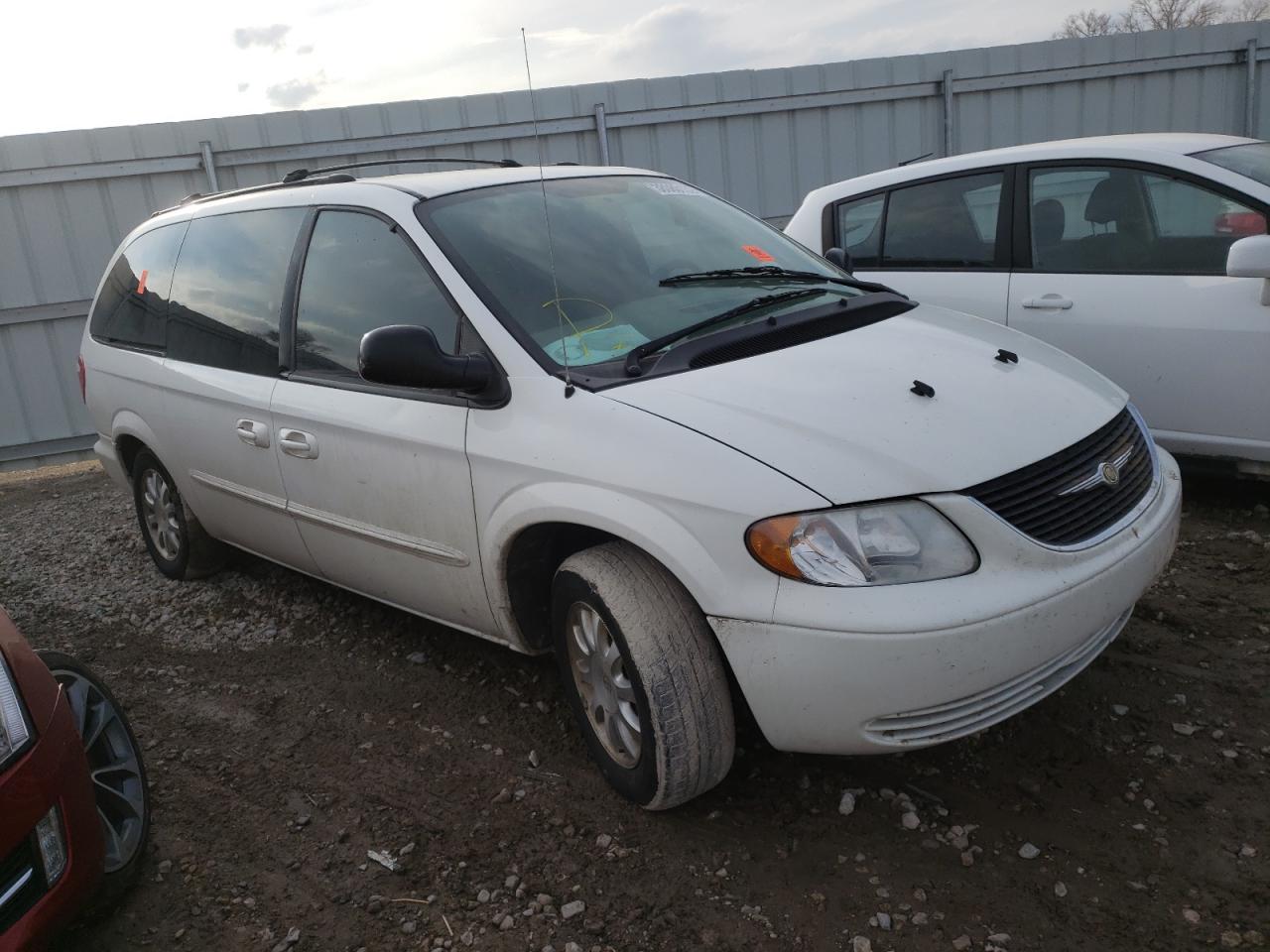 CHRYSLER TOWN & COU 2003 with VIN 2C4GP74L13R117183 - Photo from auction