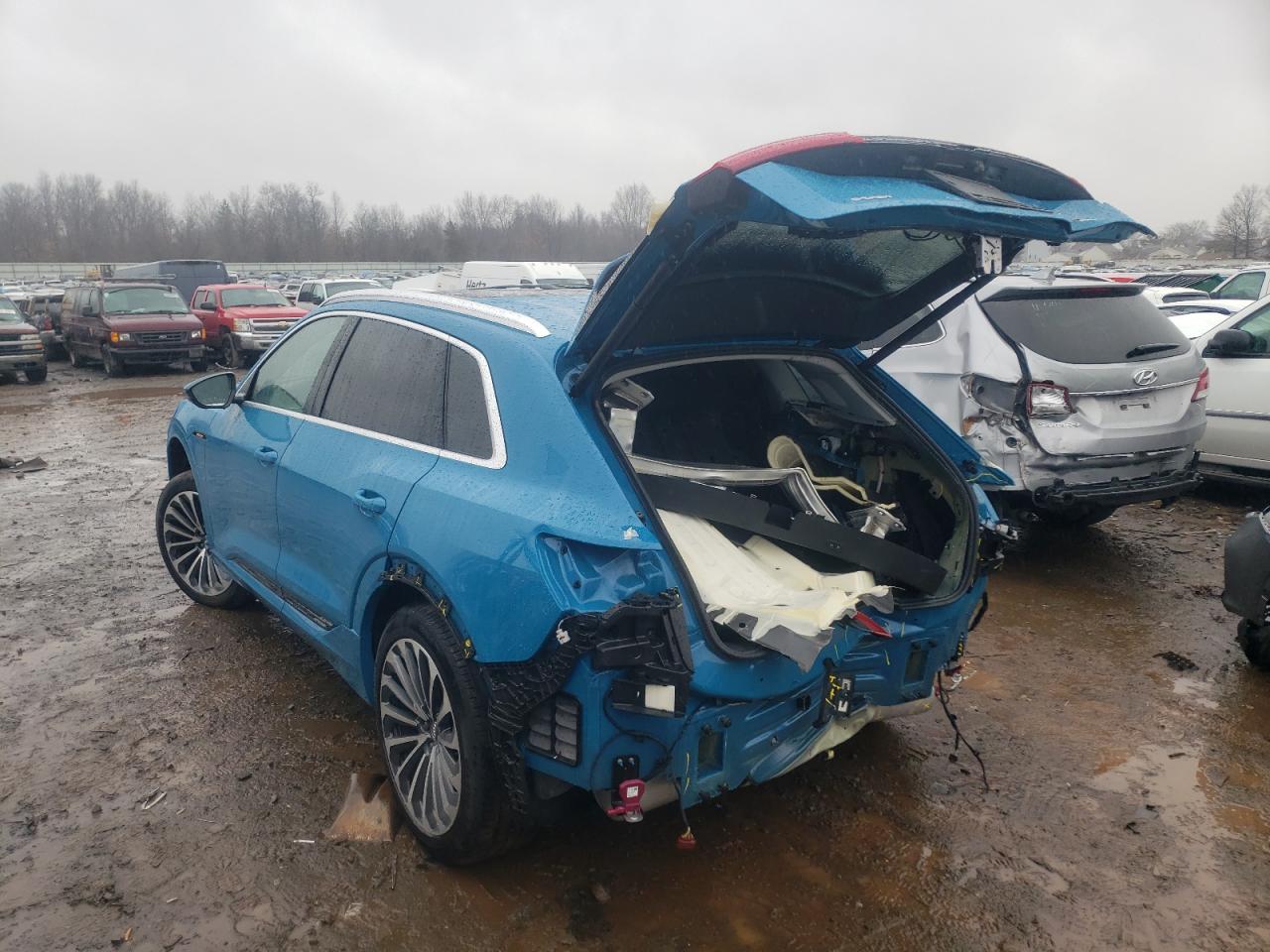 Photo 3 from auction – 2019 AUDI E-TRON PRE with VIN WA1VAAGE0KB022155