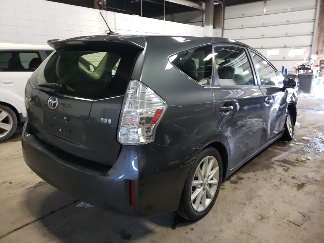 Photo 4 from auction – 2012 TOYOTA PRIUS V with VIN JTDZN3EU7C3138109
