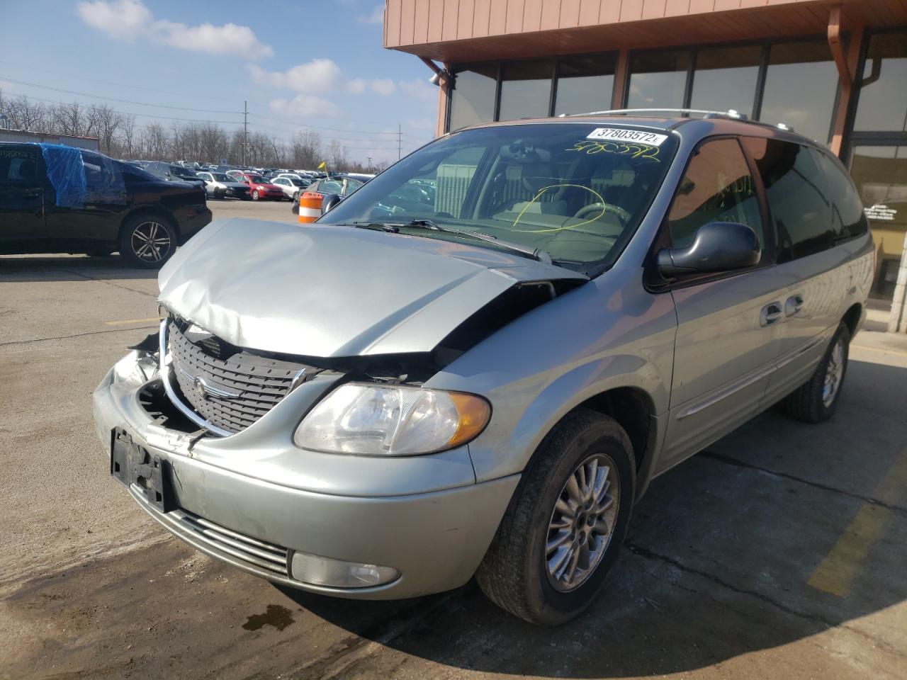 Photo 2 from auction – 2003 CHRYSLER TOWN & COU with VIN 2C8GP64L13R104961