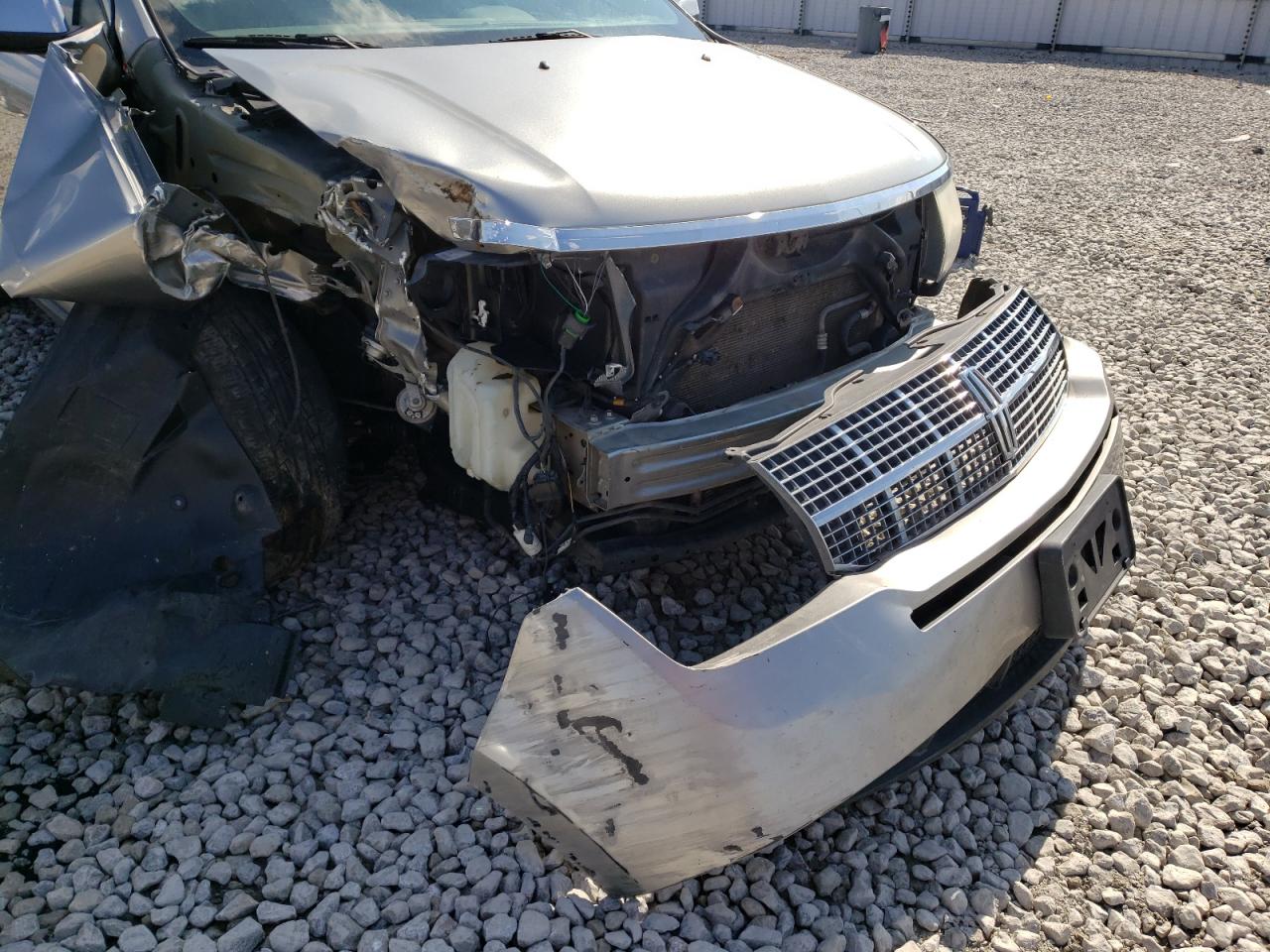 Photo 9 from auction – 2008 LINCOLN MKX with VIN 2LMDU88C48BJ11082