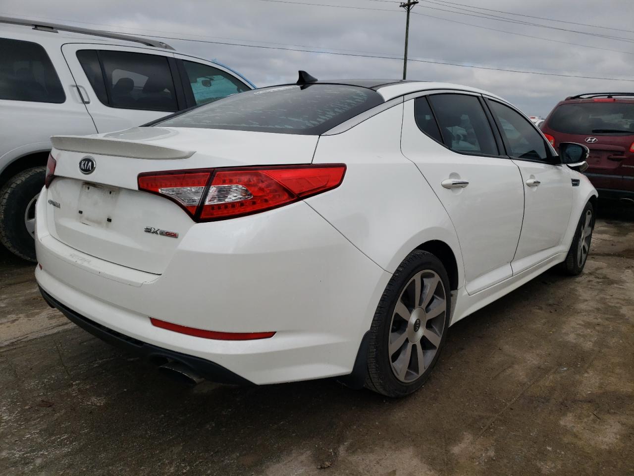 Photo 4 from auction – 2011 KIA OPTIMA SX with VIN KNAGR4A63B5162416