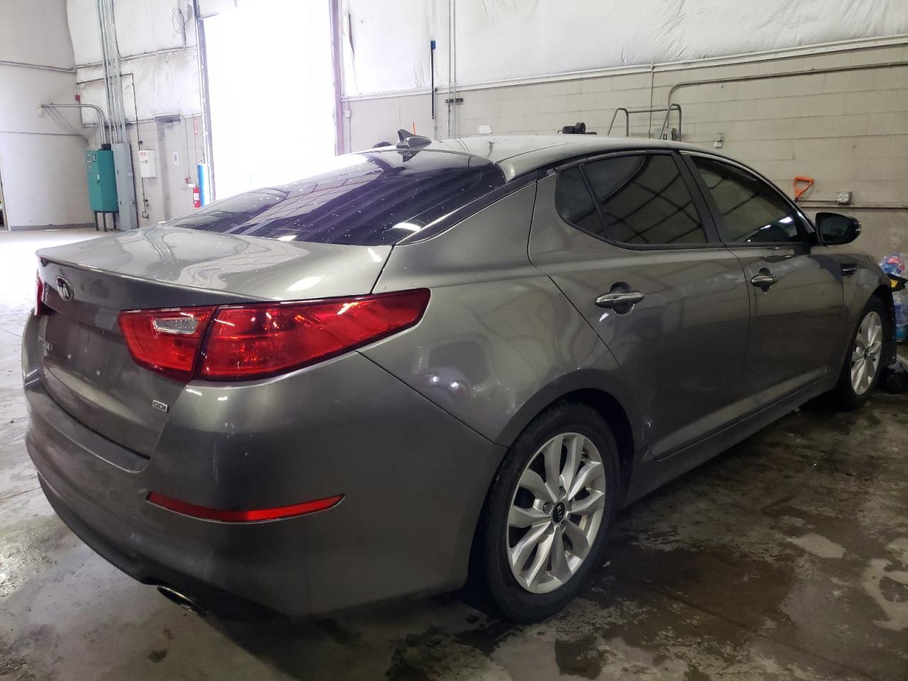 Photo 4 from auction – 2015 KIA OPTIMA LX with VIN 5XXGM4A71FG438331