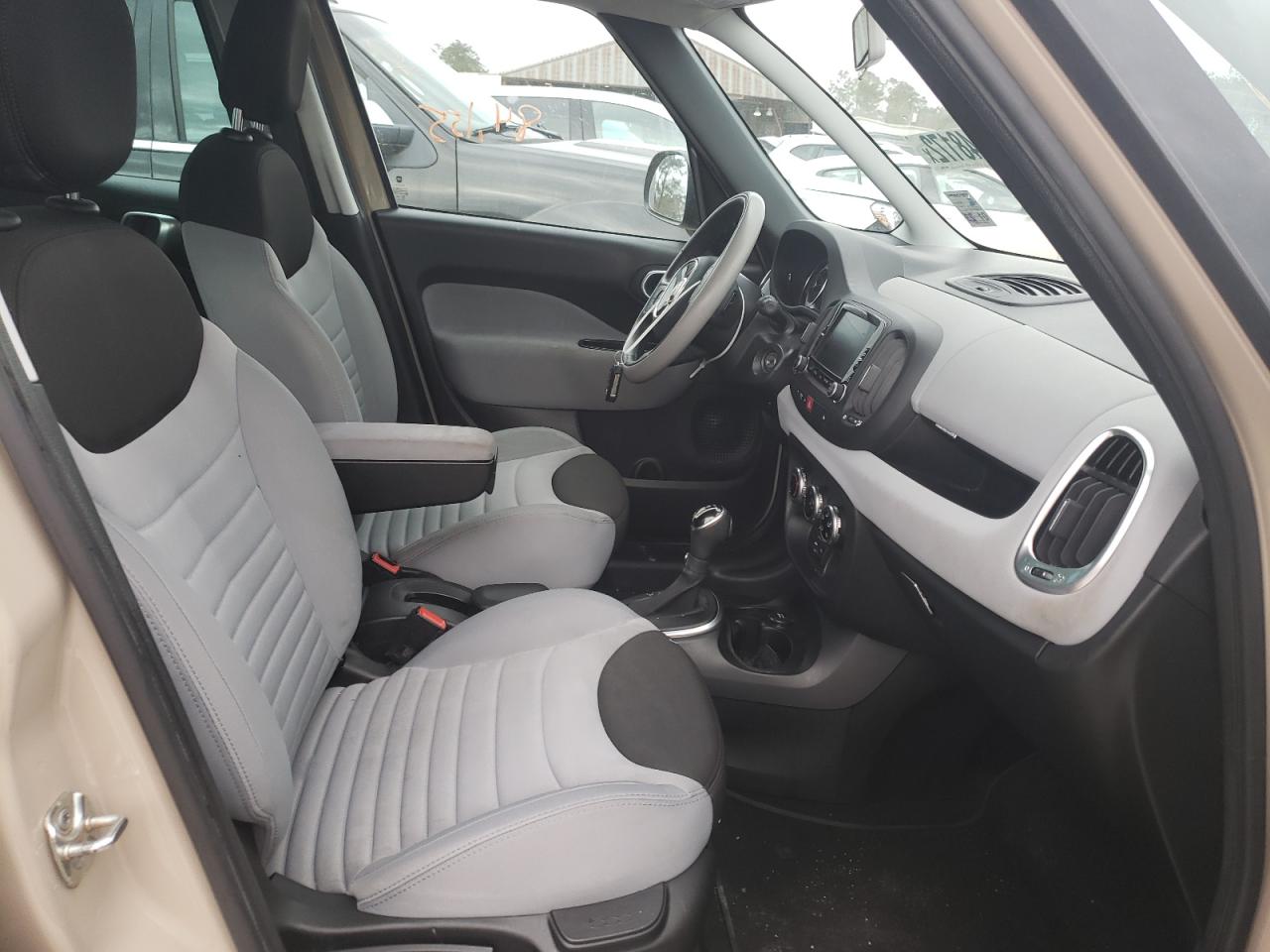 Photo 5 from auction – 2014 FIAT 500L EASY with VIN ZFBCFABH3EZ024108