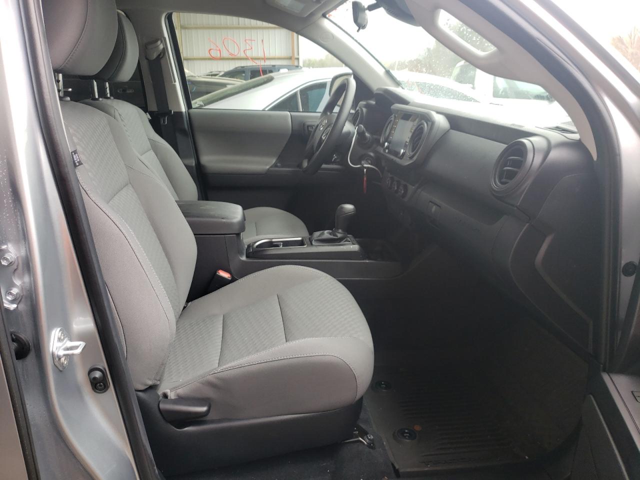 Photo 5 from auction – 2022 TOYOTA TACOMA DOU with VIN 3TYAX5GN8NT040883