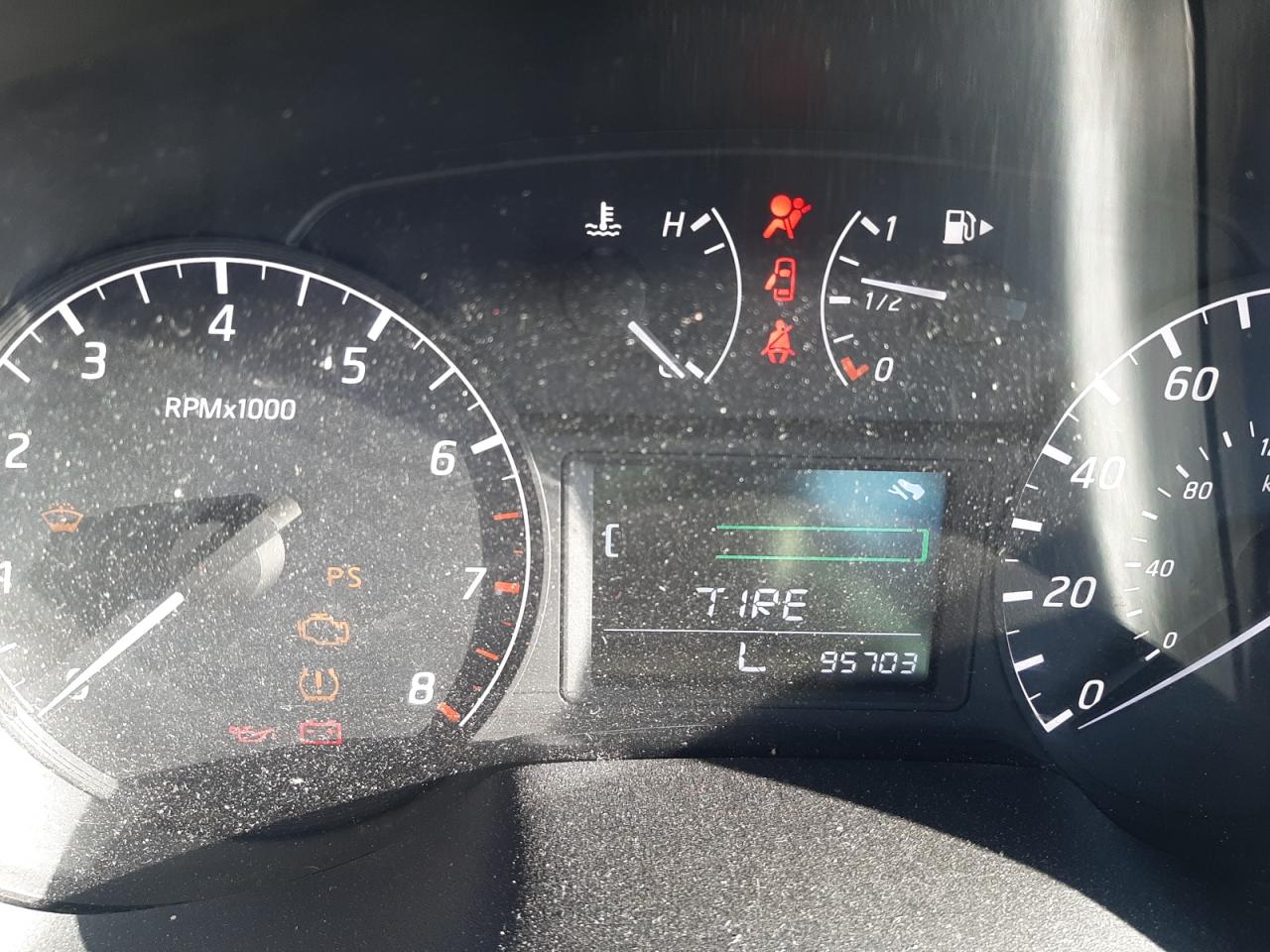 Photo 8 from auction – 2016 NISSAN SENTRA S with VIN 3N1AB7AP2GY292059