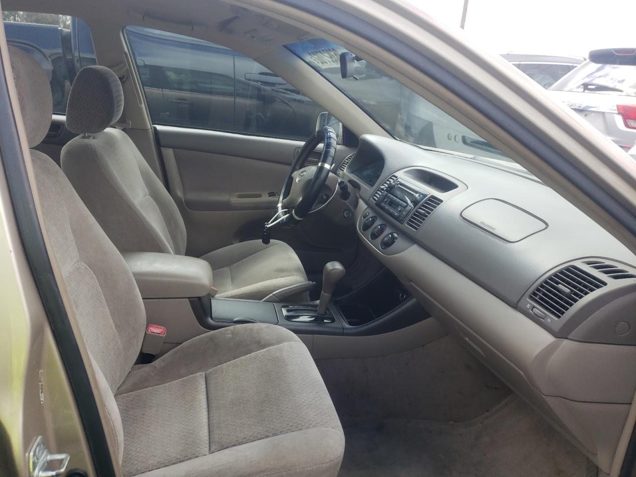 Photo 5 from auction – 2004 TOYOTA CAMRY LE with VIN 4T1BE32K74U336703