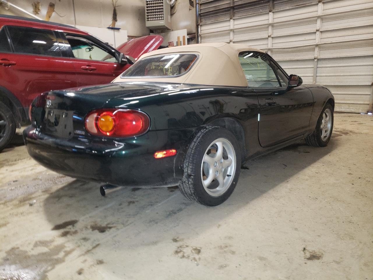 Photo 4 from auction – 1999 MAZDA MX5 MIATA with VIN JM1NB3531X0133316