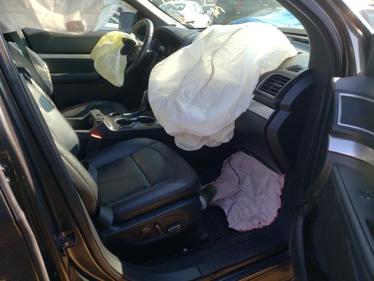 Photo 5 from auction – 2017 FORD EXPLORER X with VIN 1FM5K7D83HGD03183