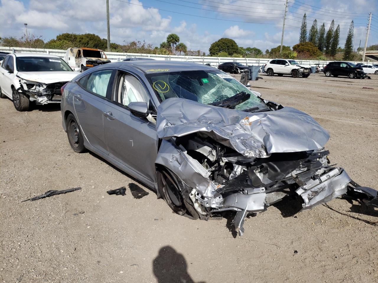 HONDA CIVIC LX 2018 with VIN 2HGFC2F56JH588713 - Photo from auction