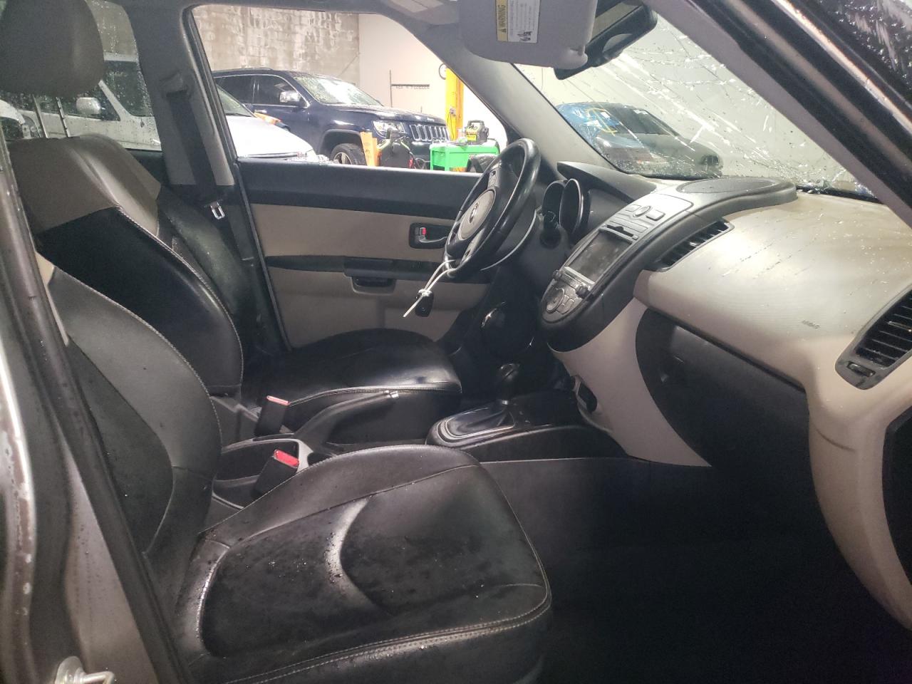 Photo 5 from auction – 2013 KIA SOUL + with VIN KNDJT2A61D7597621