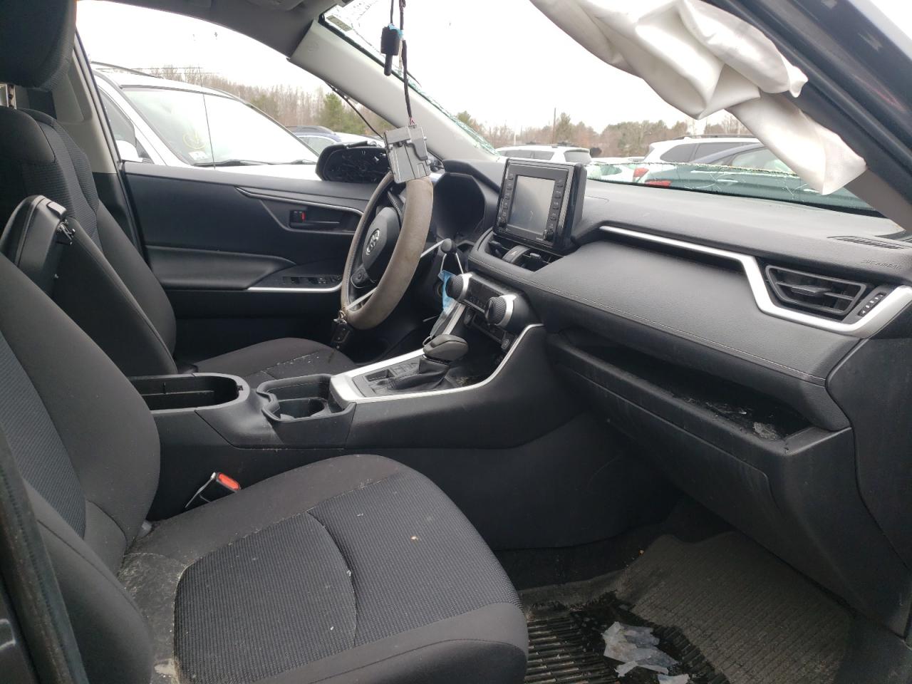Photo 5 from auction – 2020 TOYOTA RAV4 LE with VIN 2T3F1RFVXLC114085