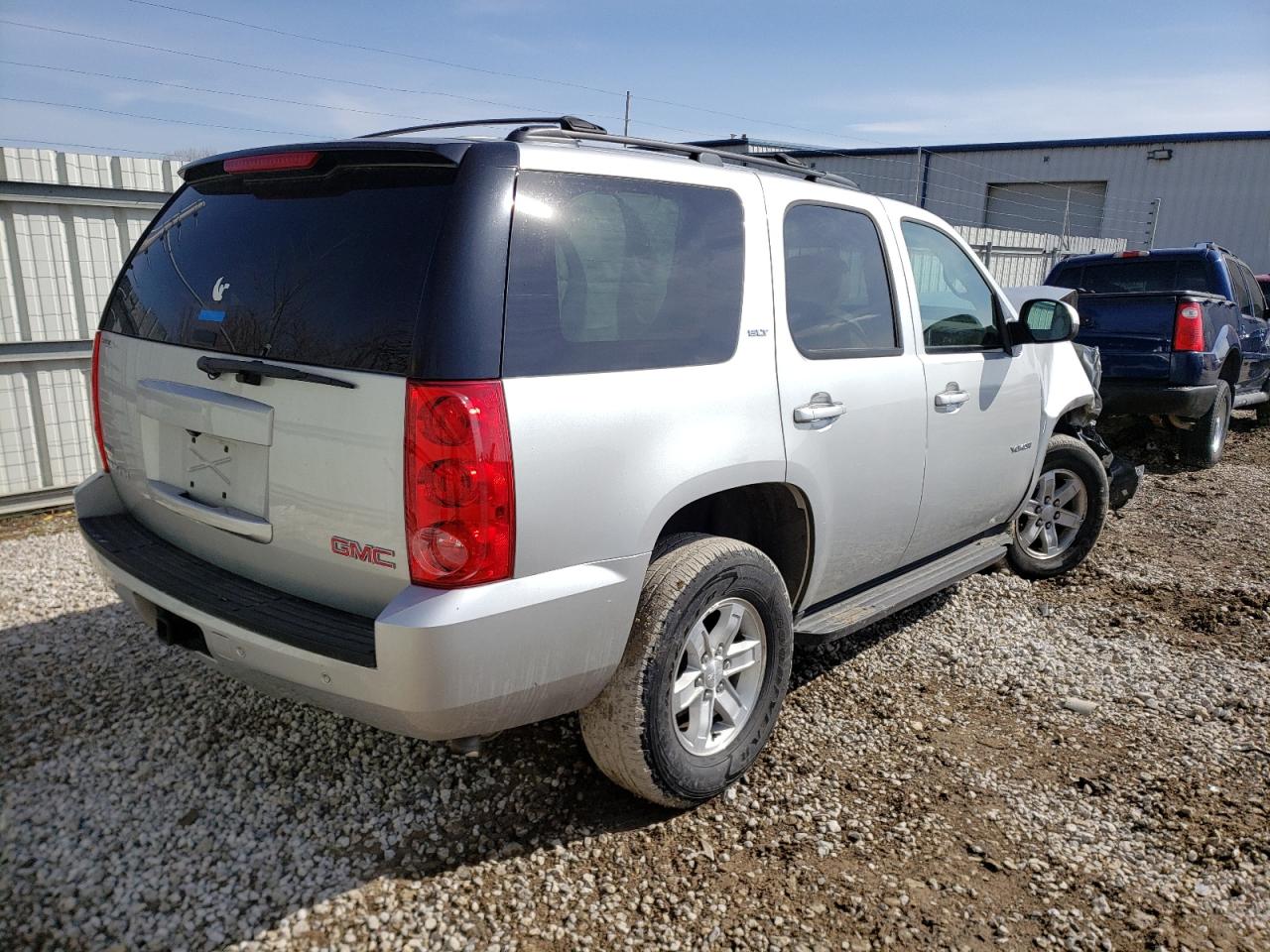 Photo 4 from auction – 2011 GMC YUKON SLT with VIN 1GKS2CE09BR352798