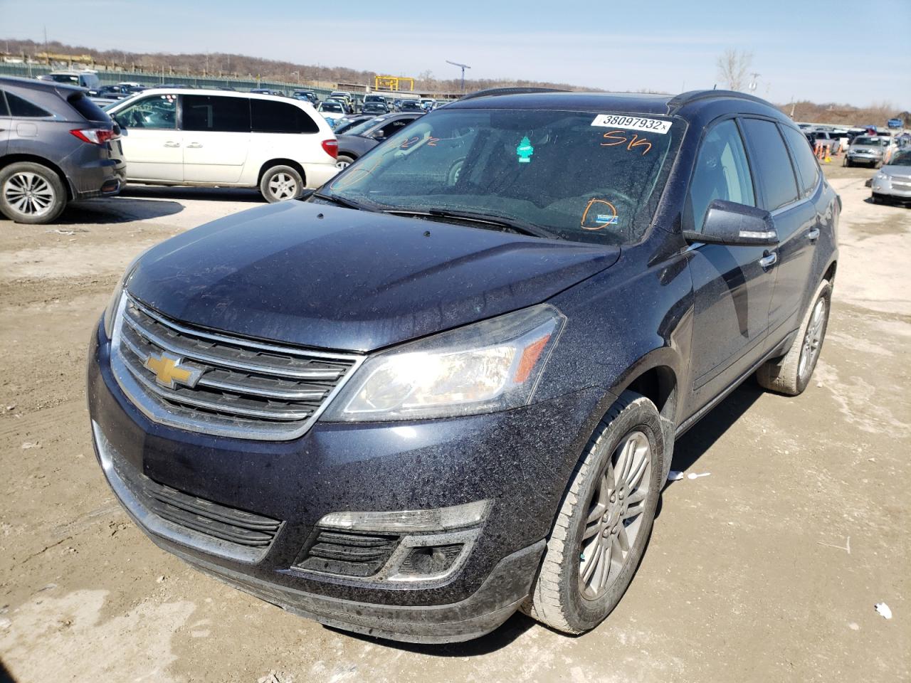 Photo 2 from auction – 2015 CHEVROLET TRAVERSE L with VIN 1GNKRGKD0FJ150272