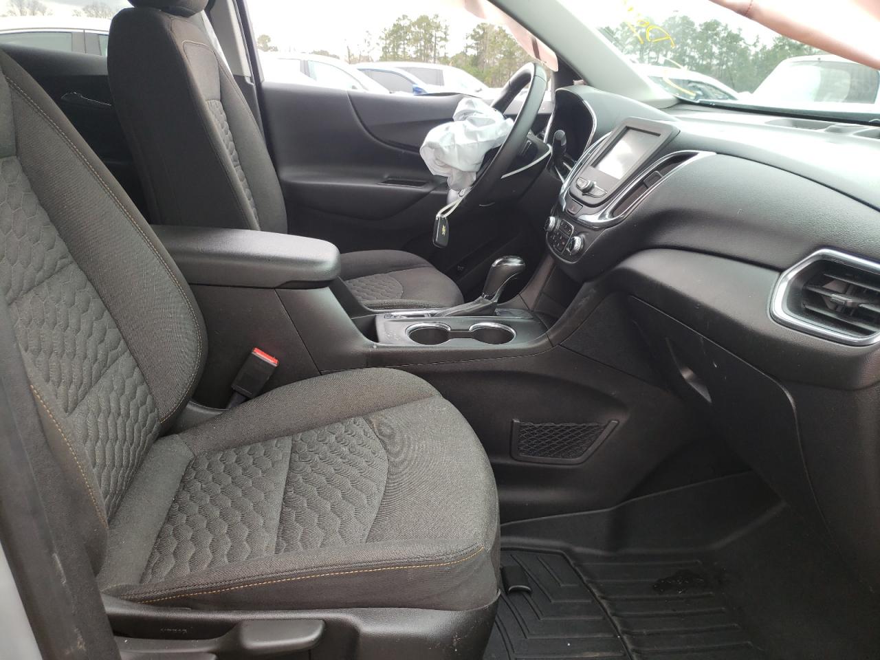 Photo 5 from auction – 2018 CHEVROLET EQUINOX LT with VIN 2GNAXJEV1J6113000