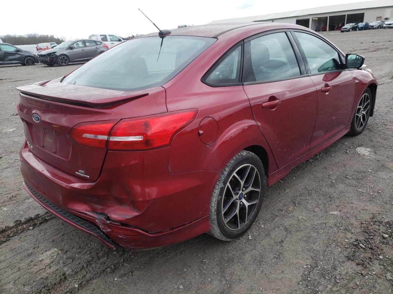 Photo 4 from auction – 2015 FORD FOCUS SE with VIN 1FADP3F26FL279538