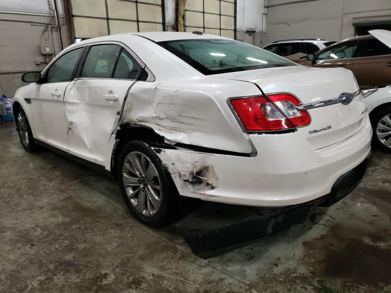Photo 3 from auction – 2010 FORD TAURUS LIM with VIN 1FAHP2JW2AG139753