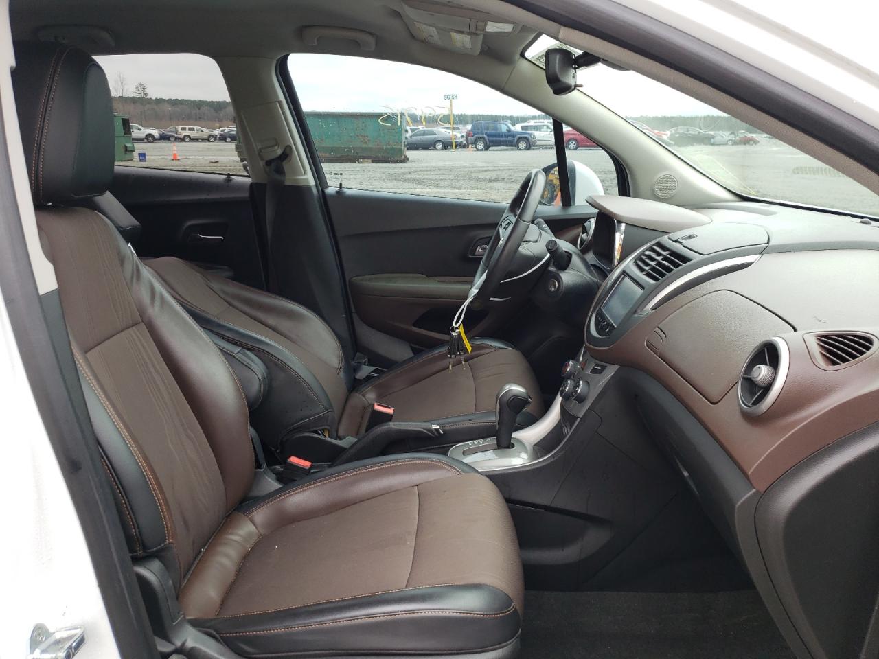 Photo 5 from auction – 2016 CHEVROLET TRAX 1LT with VIN KL7CJLSB3GB664671