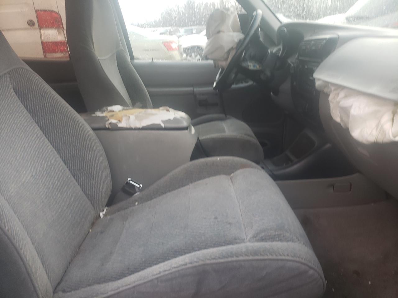 Photo 5 from auction – 1997 FORD EXPLORER with VIN 1FMDU34E6VUA96838